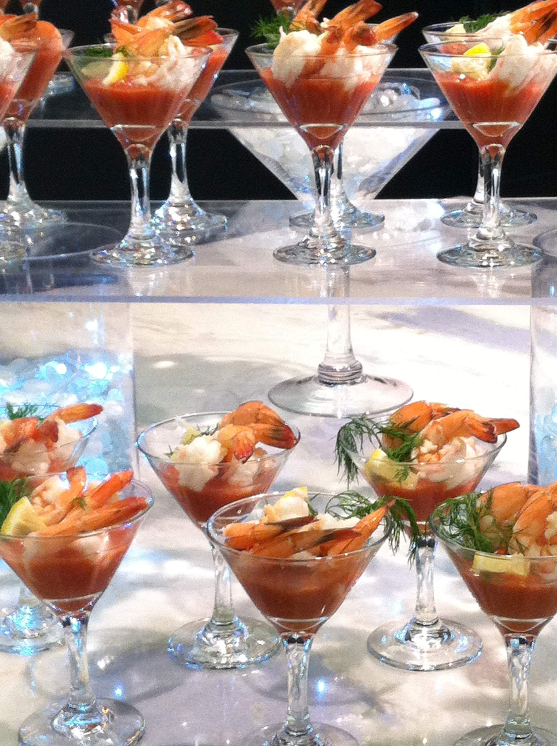 Cocktail dînatoire d'entreprise buffet élégant