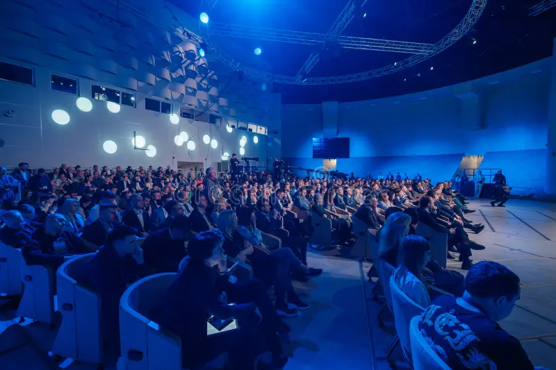 Comment organiser une conférence d'entreprise vraiment engageante ? — Zeevents Productions